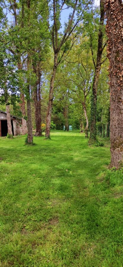 Le Gite De L'Ecurie Forges-la-Foret Luaran gambar