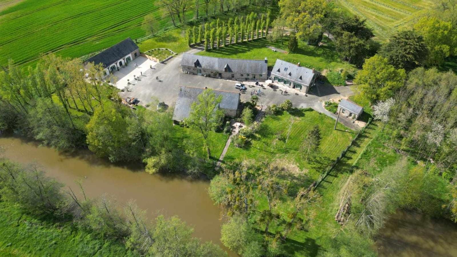 Le Gite De L'Ecurie Forges-la-Foret Luaran gambar